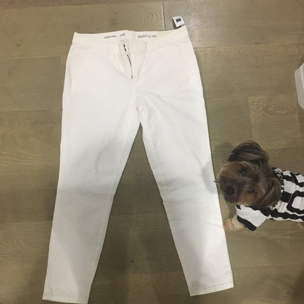 Gap white khakis, size 6 NWT